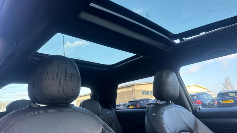 MINI Hatchback 2.0 Cooper S Exclusive Premium Plus 3dr Auto Petrol Hatchback